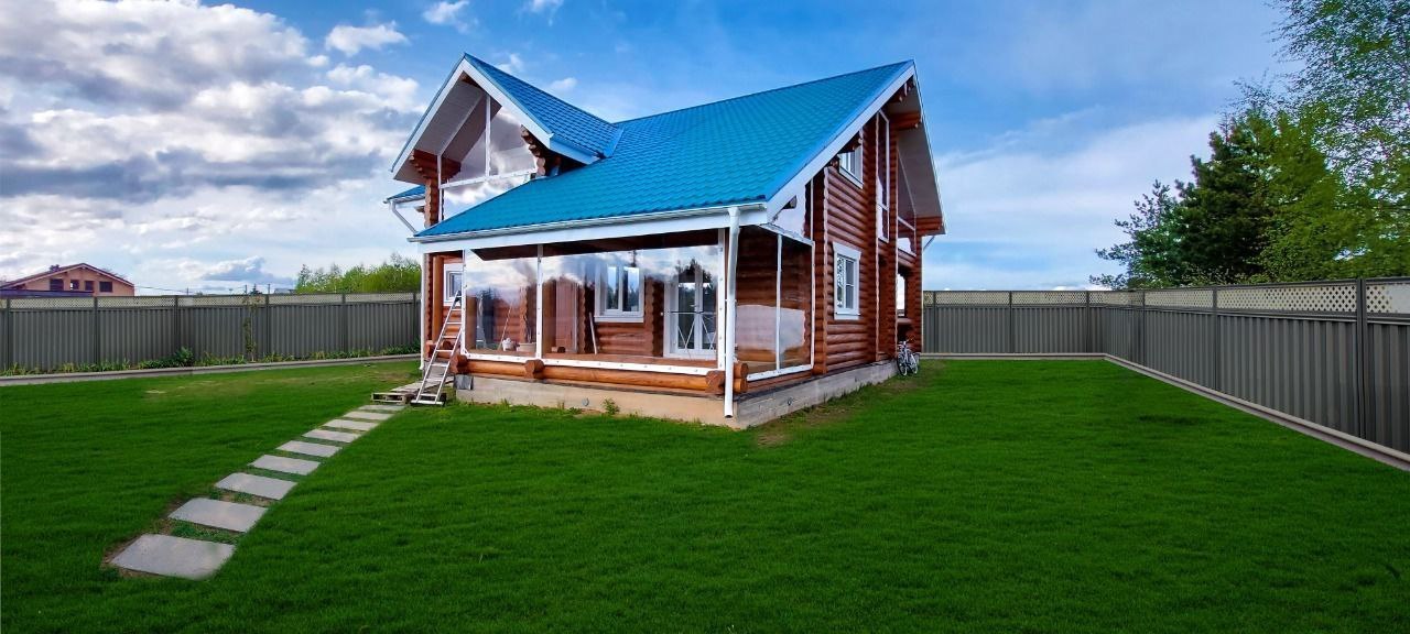 Мягкие окна на веранде загородного дома в Спас-Деменске